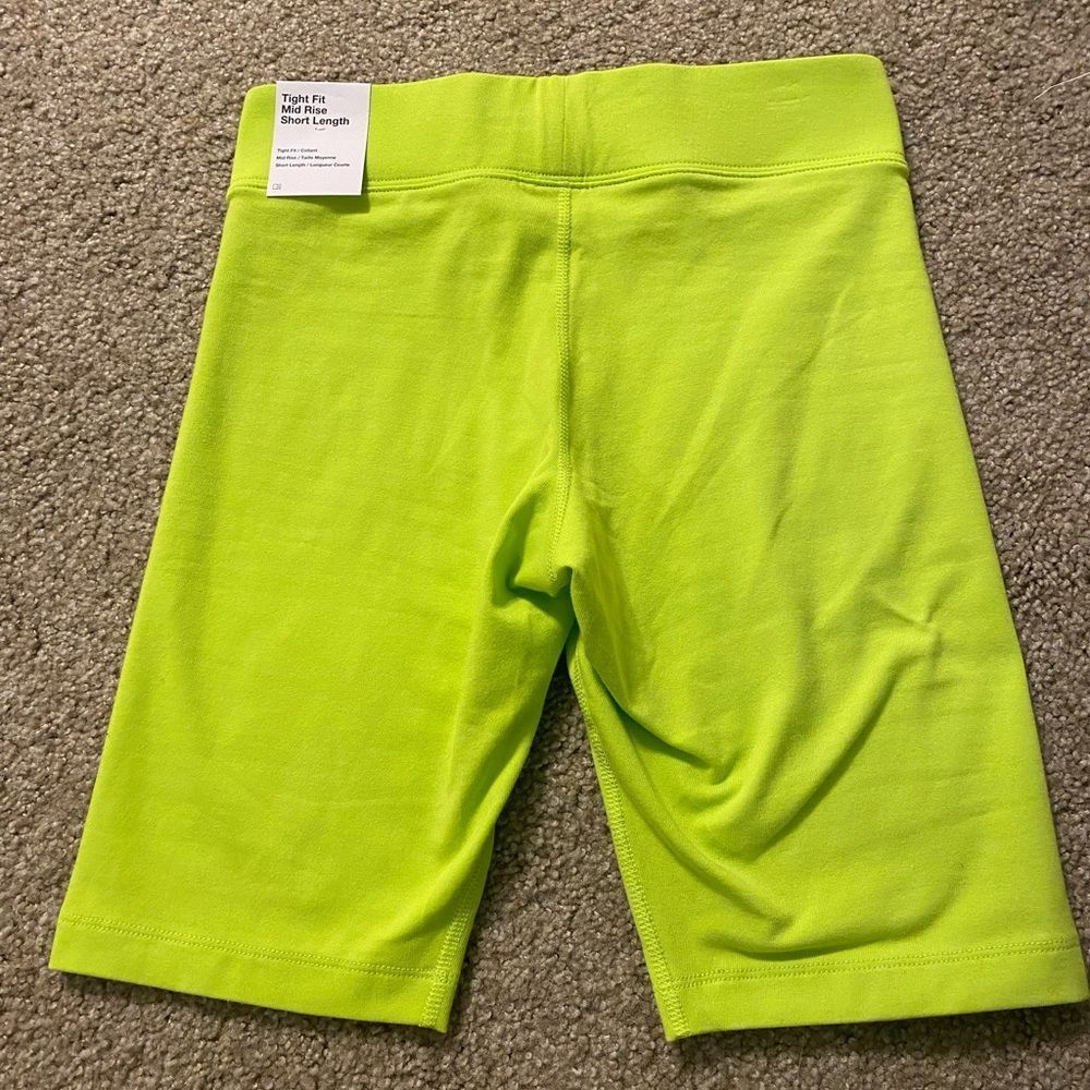 Nike Women's Sportswear Essential Bike Shorts - Picture 7 of 8